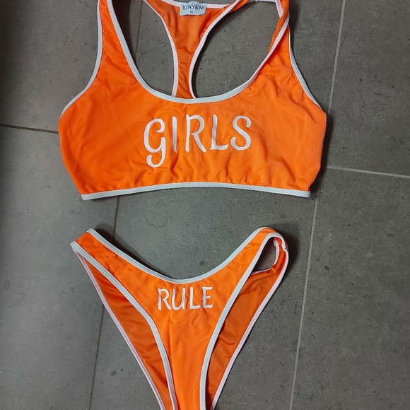 4 Large New swimsuits - Picture 2 of 5